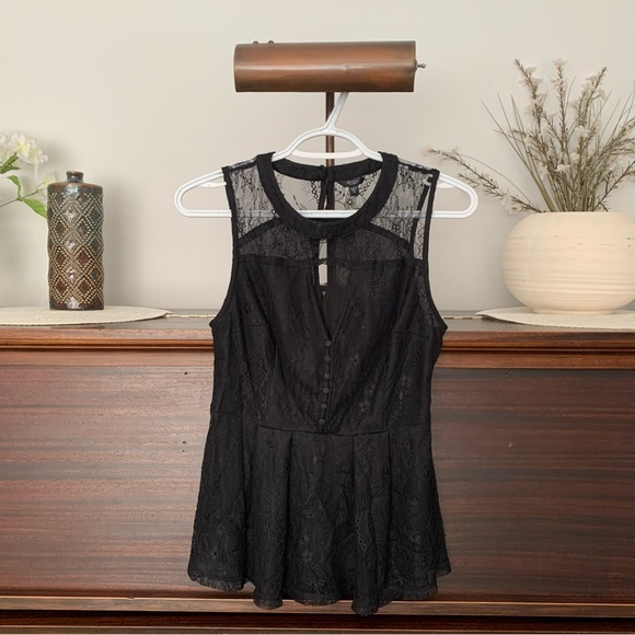 Guess Black Lace Peplum Sleeveless Top, Size Small - Picture 2 of 12